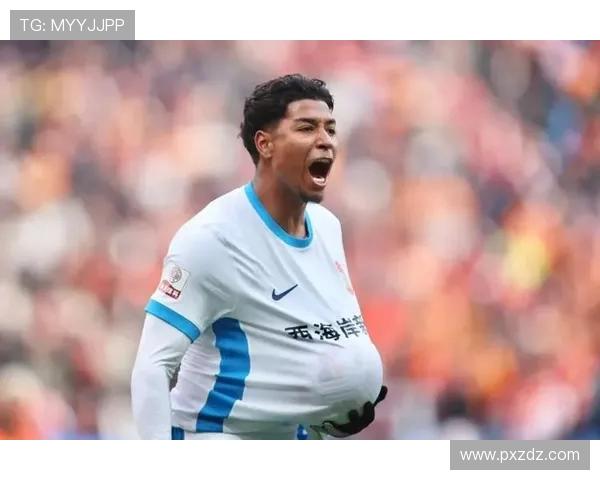 青岛西海岸主场激战焦点对决展现球队实力与城市激情风采