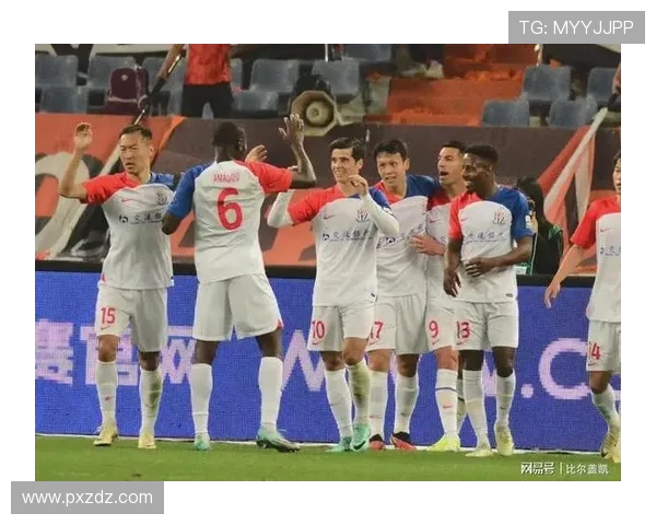 2018年上海申花与山东鲁能激战回顾精彩瞬间与战术分析