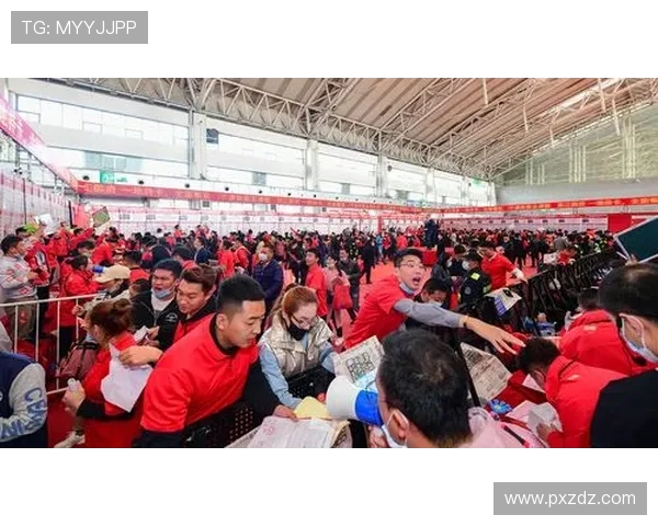 欧冠门票系统崩溃引发数万球迷排队长达12小时抢购热潮
